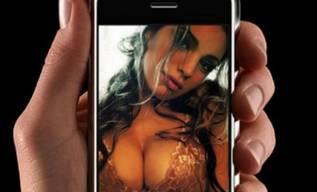 Porno-aplikacja ukradkiem robiła zdjęcia swoim użytkownikom